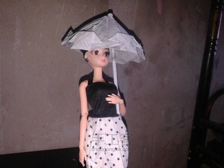 芭比娃娃萌萌哒小伞。 第8步