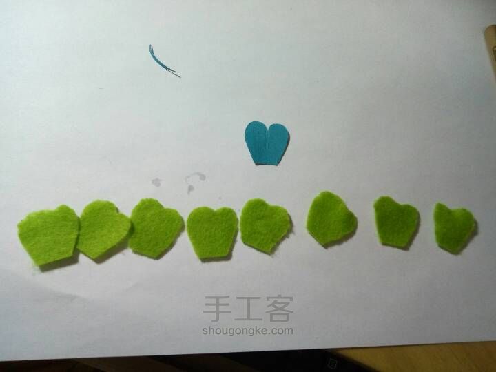 简单不织布四叶草🍀 第1步