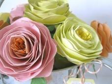 漂亮的剪纸蔷薇花，花瓣稠密，花型漂亮