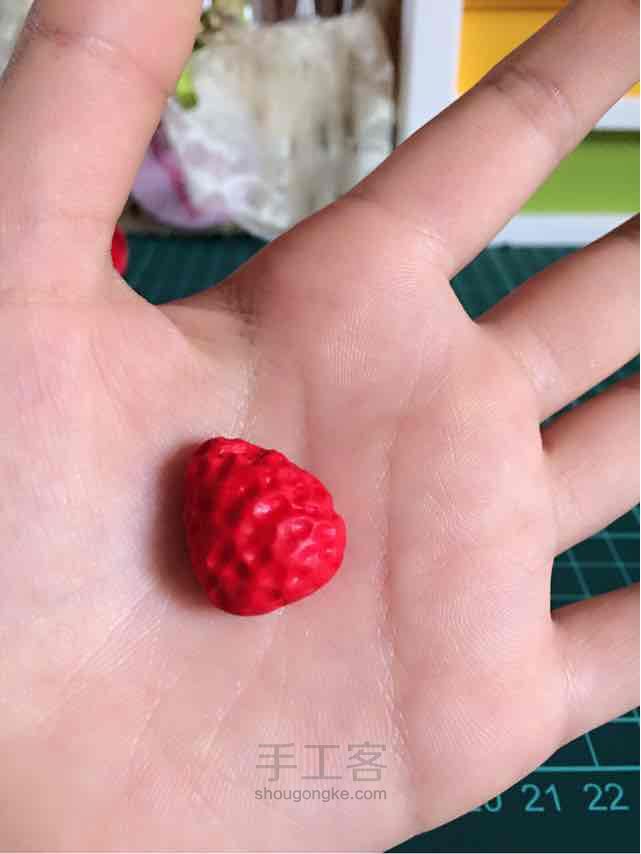 小草莓装饰物 第1步