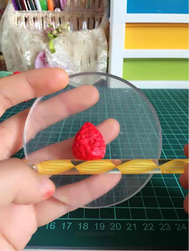 小草莓装饰物 第8步