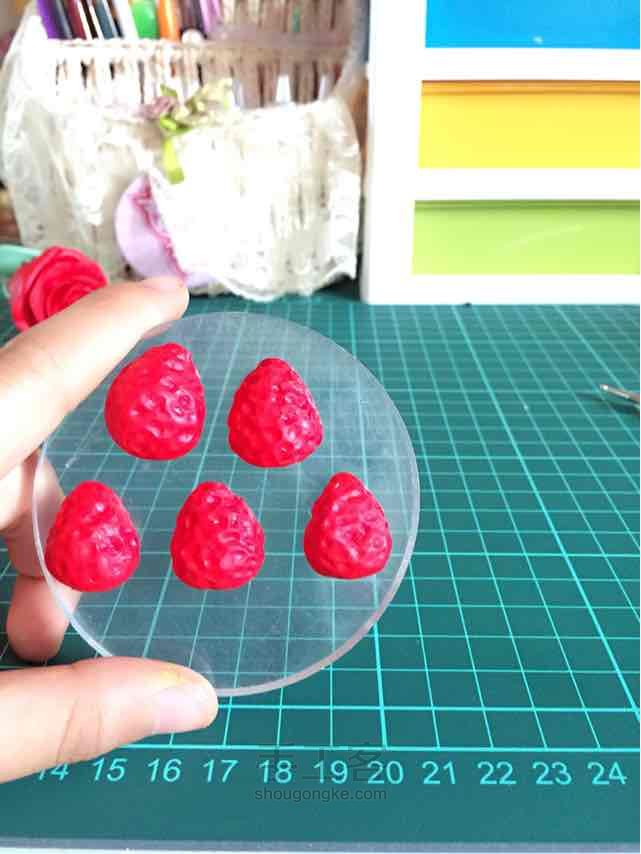小草莓装饰物 第9步
