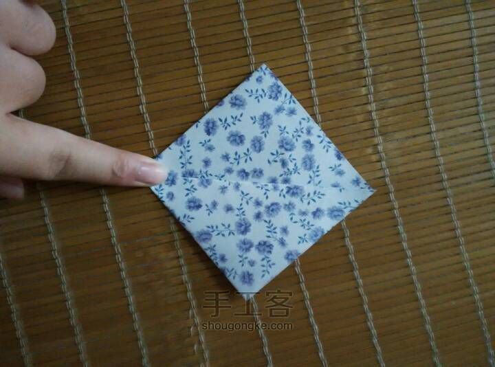 一朵小白合送给你们 第4步