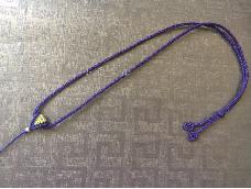 百搭挂绳～
0.65南美圆蜡线编制而成
需要熟悉的基础结有：蛇结、斜卷结、雀头结、八股辫、平结