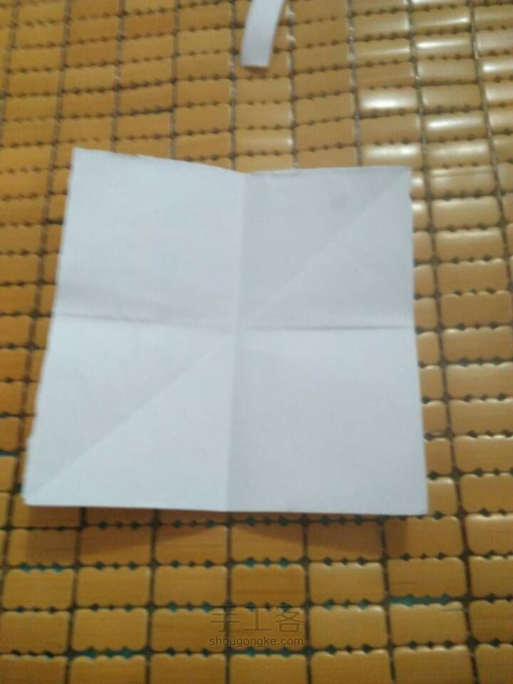 超简单的折纸盒子方法，可以用来放小首饰哦，赶快学起来吧 第2步