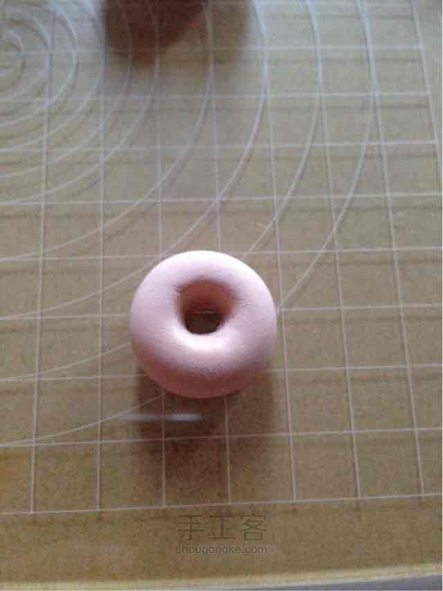 可爱粘土甜甜圈 第6步