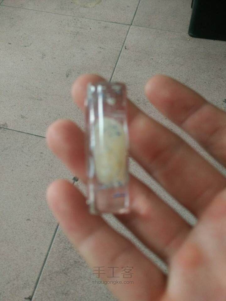 手工滴胶挂坠 第5步