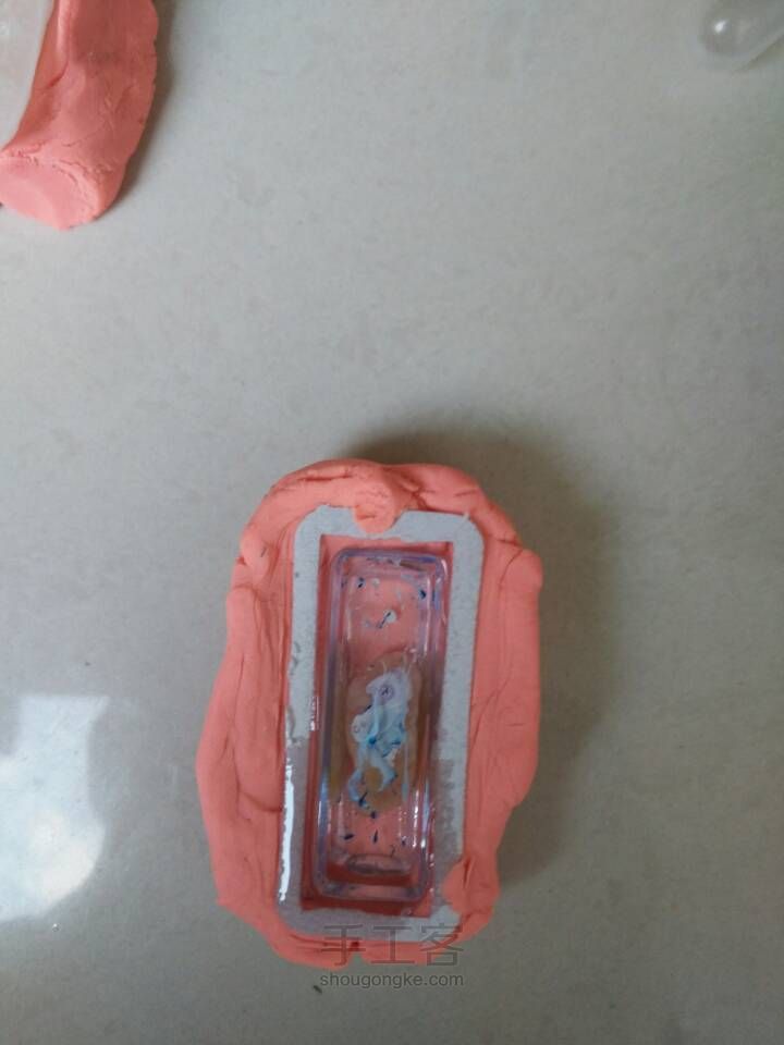 手工滴胶挂坠 第4步