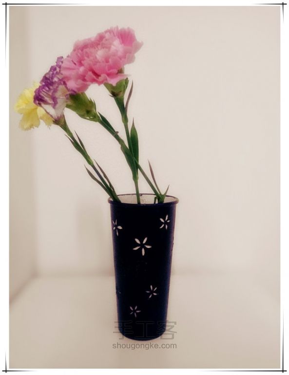 【表白神器】用纸杯改造浪漫镂空花瓶教程 第15步