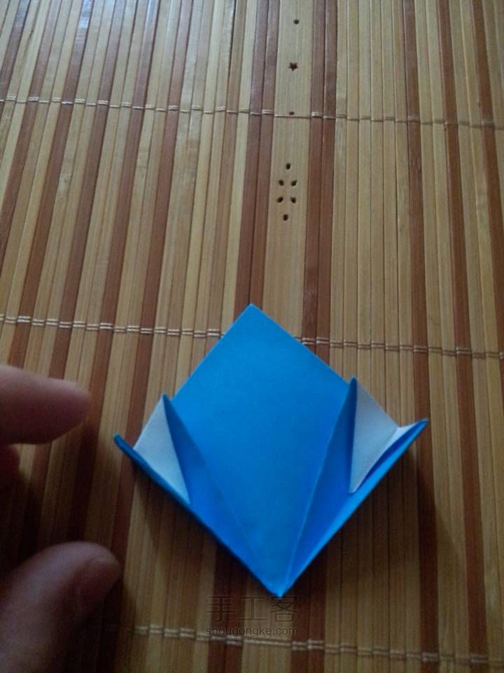 简易漂亮的五瓣彩花 第6步