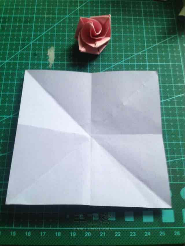 纸折玫瑰花🌹 第1步