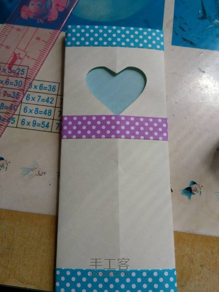 镂空爱心书签 第9步
