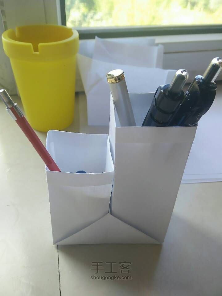 实用折纸:双笔筒 第1步