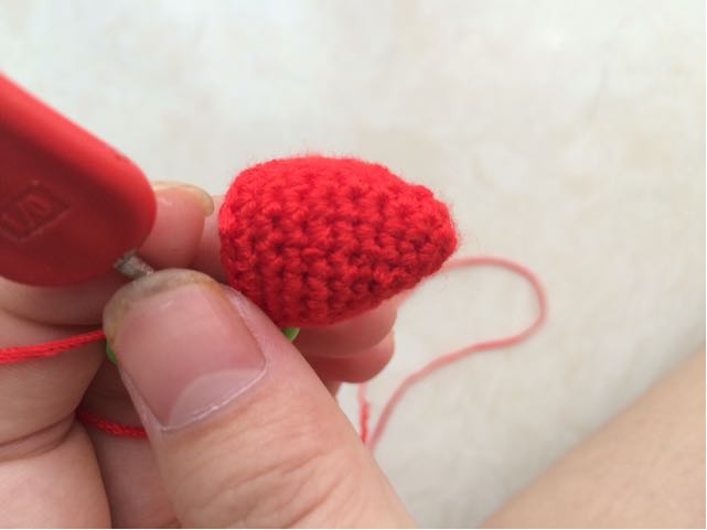 草莓🍓耳坠 第8步