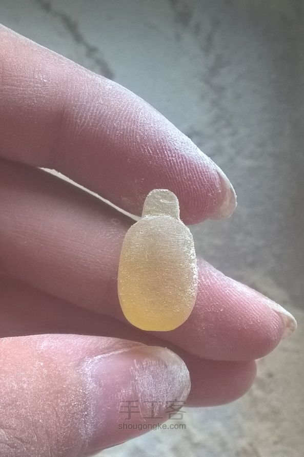 金珀小铃铛一枚。 第10步