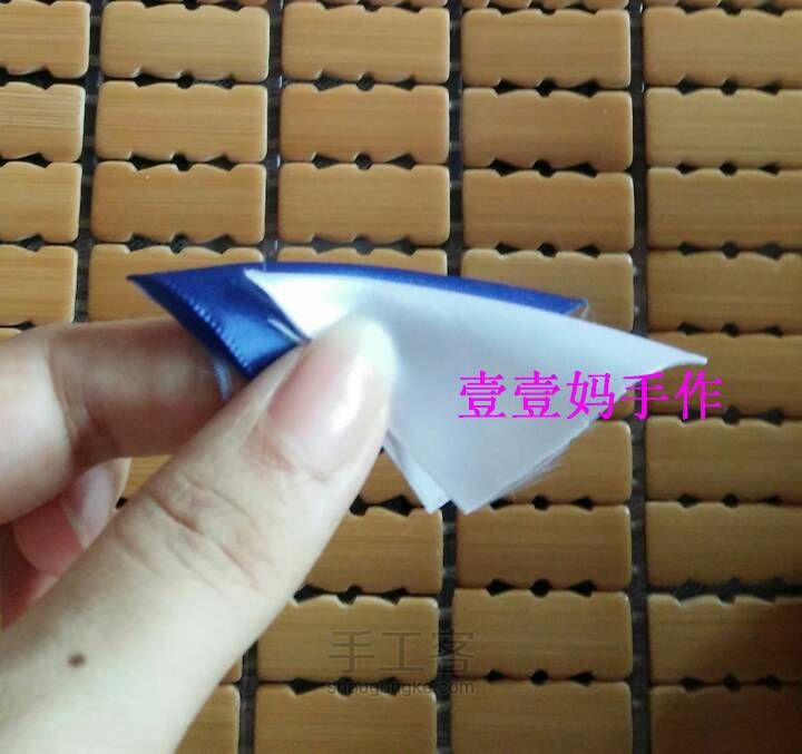 和风花瓣5号，开口尖角花瓣 第2步