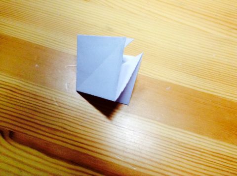 纸折蝴蝶结 第3步