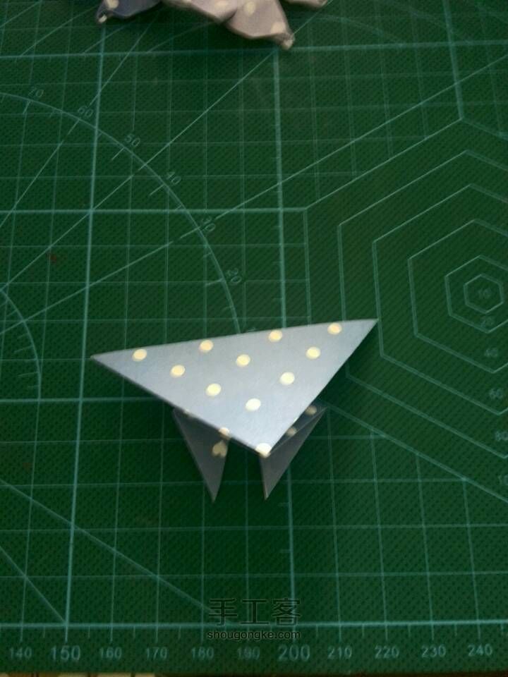 立体蝴蝶折纸 第8步