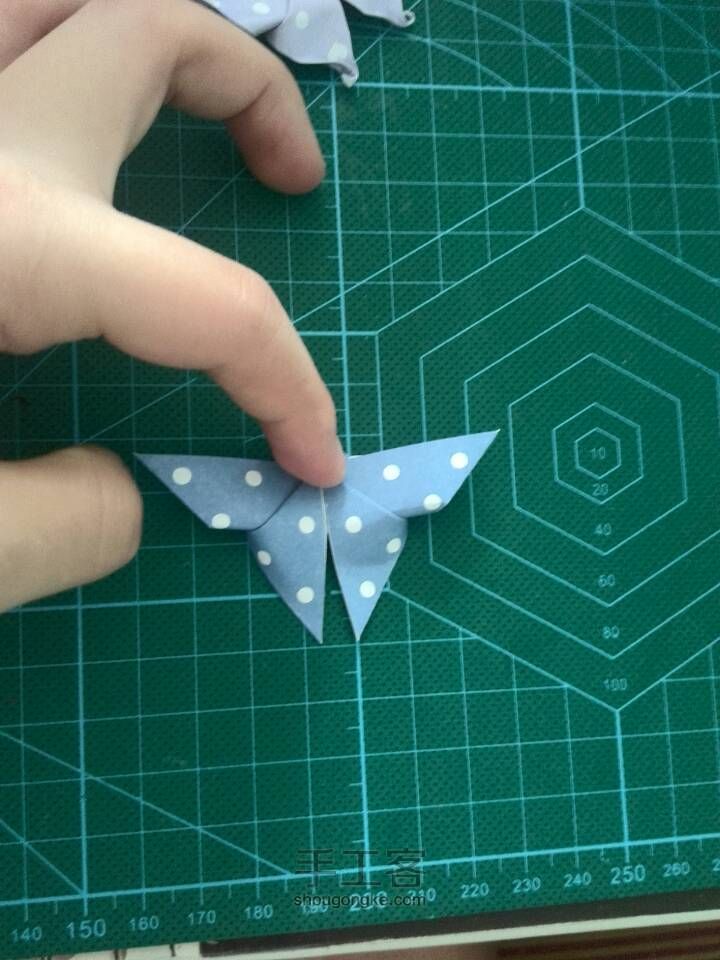 立体蝴蝶折纸 第11步