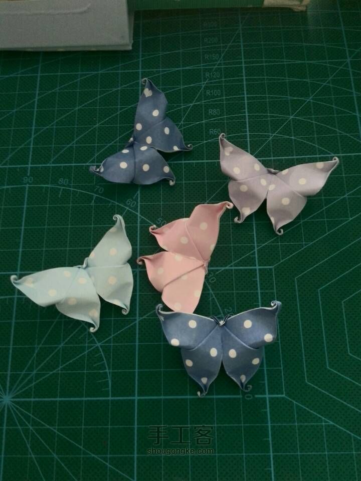 立体蝴蝶折纸 第16步