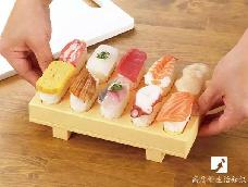 你以为冰盒只能制冰
别人都拿来做寿司啦
而且还是批量制作哦
一次性吃到饱
家中来再多的客人也不怕咯