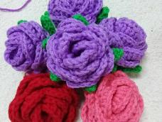 钩织玫瑰花用毛线也可以做出喜欢的手工