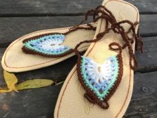 抓住夏天的尾巴丨钩织性感沙滩鞋