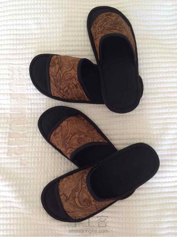 放寒假了，反而忙忙碌碌，才做了两双拖鞋。 第1张