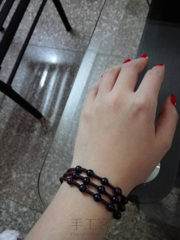 重新拉了一米五一根的绳子编的，稍微改进了一点，还挺酷的。