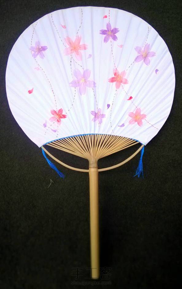 今年继续画团扇，本季主打樱花哦~🌸🌸🌸 第1张