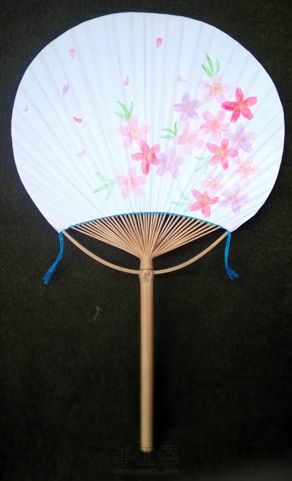 今年继续画团扇，本季主打樱花哦~🌸🌸🌸 第2张
