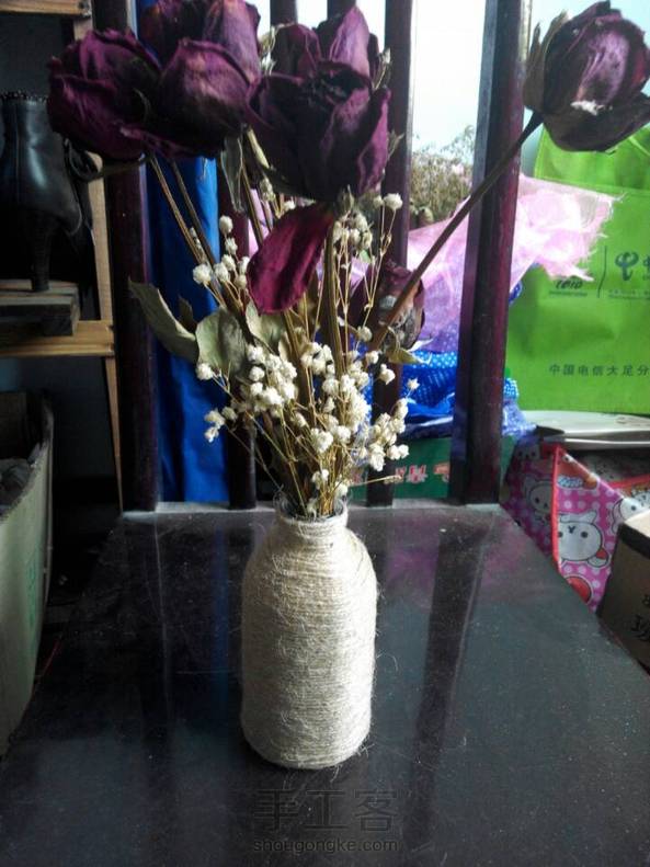 瓶子配的干花…请忽略凌乱的背景