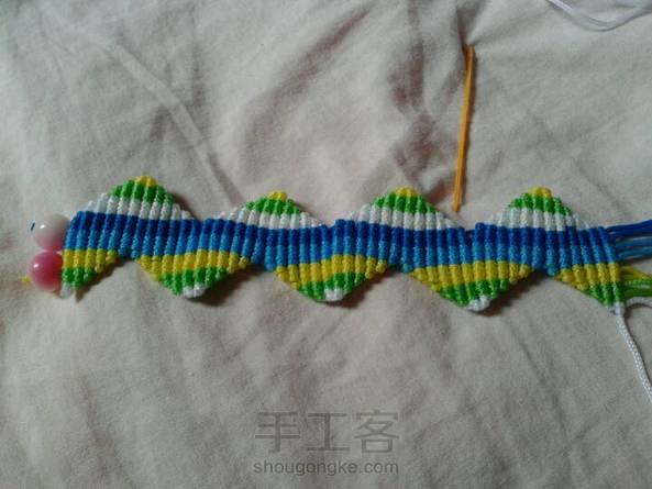 一个晚上努力的作品,编得挺难看的,估计舍友应该也不喜欢吧,唉