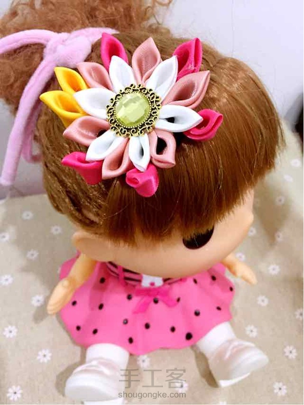 春浓怎奈风月轻，
即来尘世可无情。
执手共漫花枝下，
不负春光不负卿。 第1张