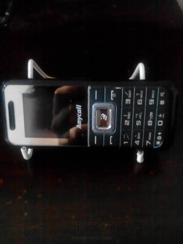 感觉自己棒棒哒！
第二幅找不到另外的手机，所以用这个东东代替啦