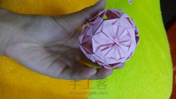 做这个花球好简单，我做的有些丑，不过没关系！