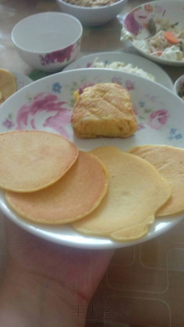 没有专用的锅，自己在电饼铛上摊的(๑•ั็ω•็ั๑)