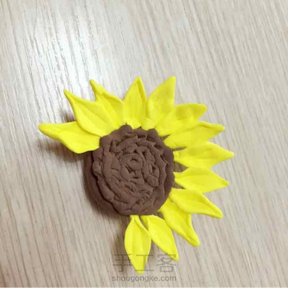 【优姬制作】超轻粘土作品·美丽的向日葵🌻胸针！（这是优姬第一次用粘土做花🌻👅） 第1张