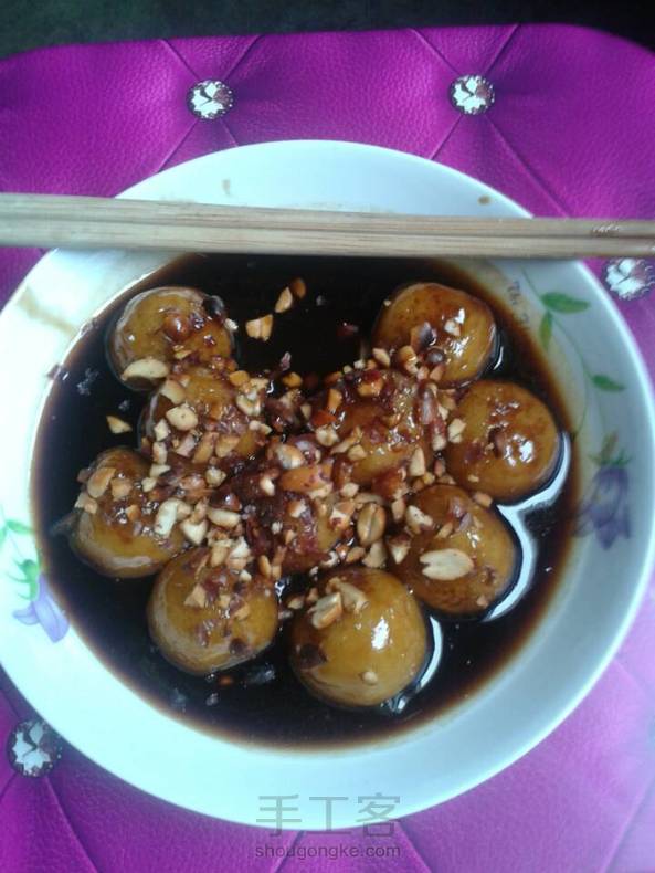 一上午做出来的，累死我了。可看到美食出炉时，累一扫而光。
已经吃了一点了，可好吃了。但有点做大了，里面没味道（｡ò ∀ ó｡）