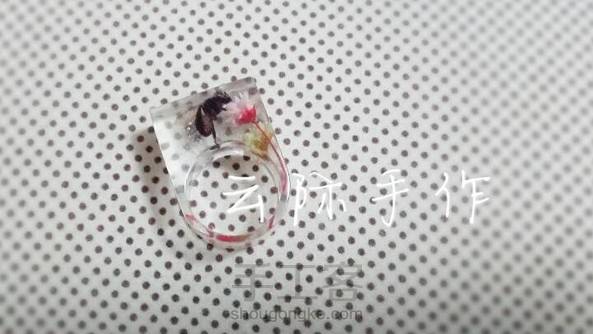 前几天在阳台发现蜜蜂尸体一枚。。。
于是。。。。
（要爱护蜜蜂这种可爱的小生物，不能为了制作手工伤害它！🐝） 第1张