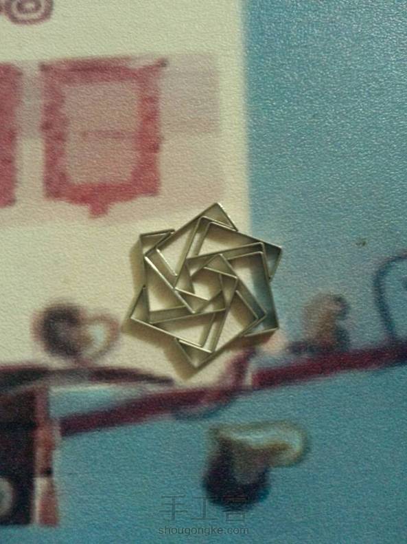 准备用白乳胶粘一下