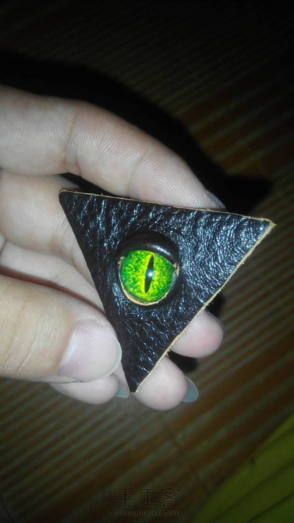 还没来得及封边，第一次做皮具，忽略我的手