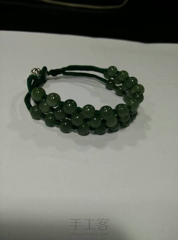 我喜欢这种深一点的油青玉珠，油亮亮的很有质感很耐看