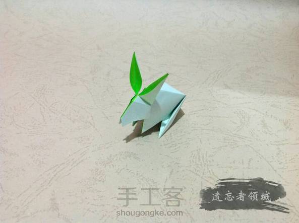 折纸 兔子[教程引导]
一纸成型，不剪不切。 第1张