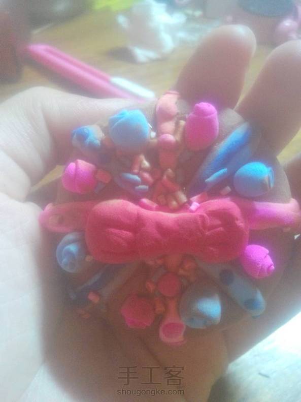 送同学的生日礼物，发了教程，没人赞，没人收藏，看了很桑心😭😭😭555555555555。只好发手工圈来宣传了😂，希望大家能收藏和赞我的教程，谢谢啦！也求关注哦！点击下面的链接是我发的教程，看到的人去看一下我的教程吧！😊