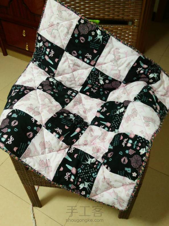 【教程】实用婴儿斗篷拼布被 第1张