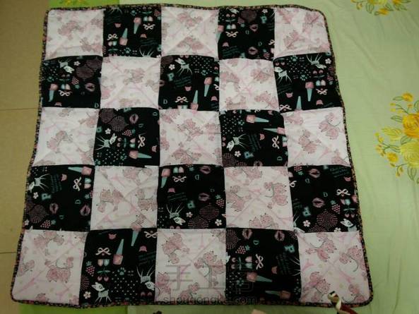 【教程】实用婴儿斗篷拼布被 第3张