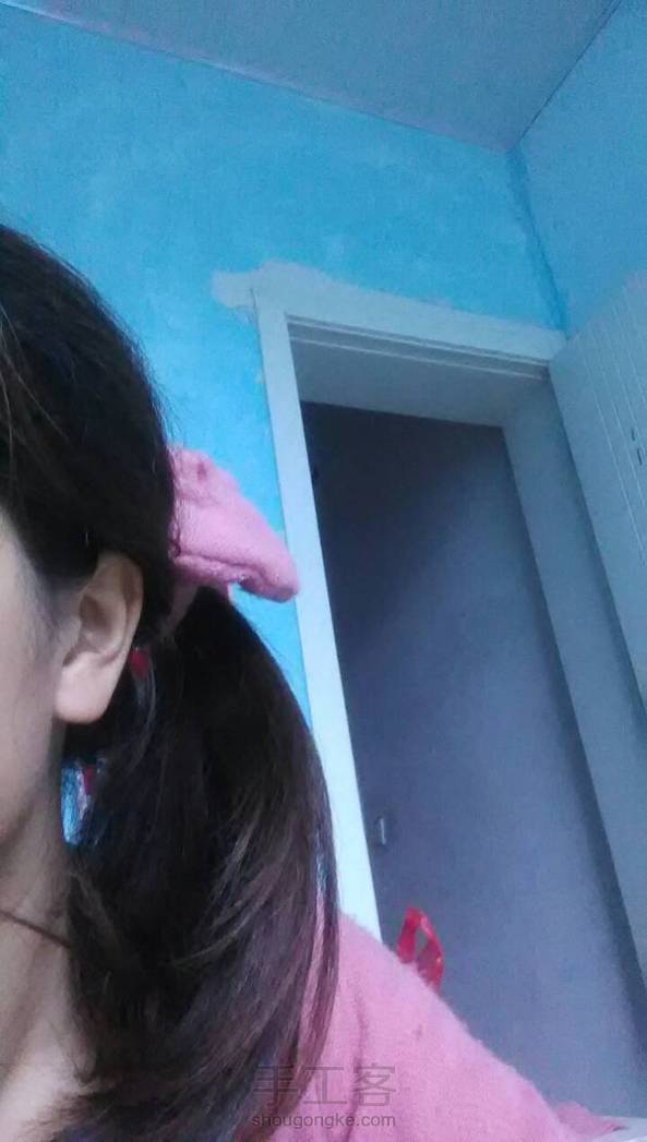 做衣服的围巾还剩下不少本想给宝宝做的可是好像少了一点，就拿来做别的吧！先给自己做个暖暖的蝴蝶结发圈！怎么样还不错吧 第5张