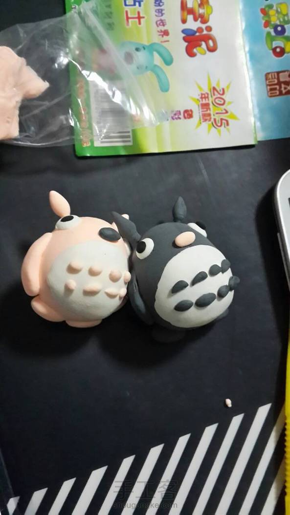 做了一对 (●—●)