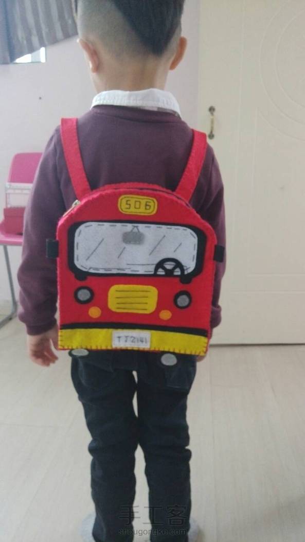 花了三个午休的时间做好了，感觉还是双肩的比较好看